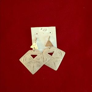 REDUCED-Sm Pewter triangle w/lg Pewter square